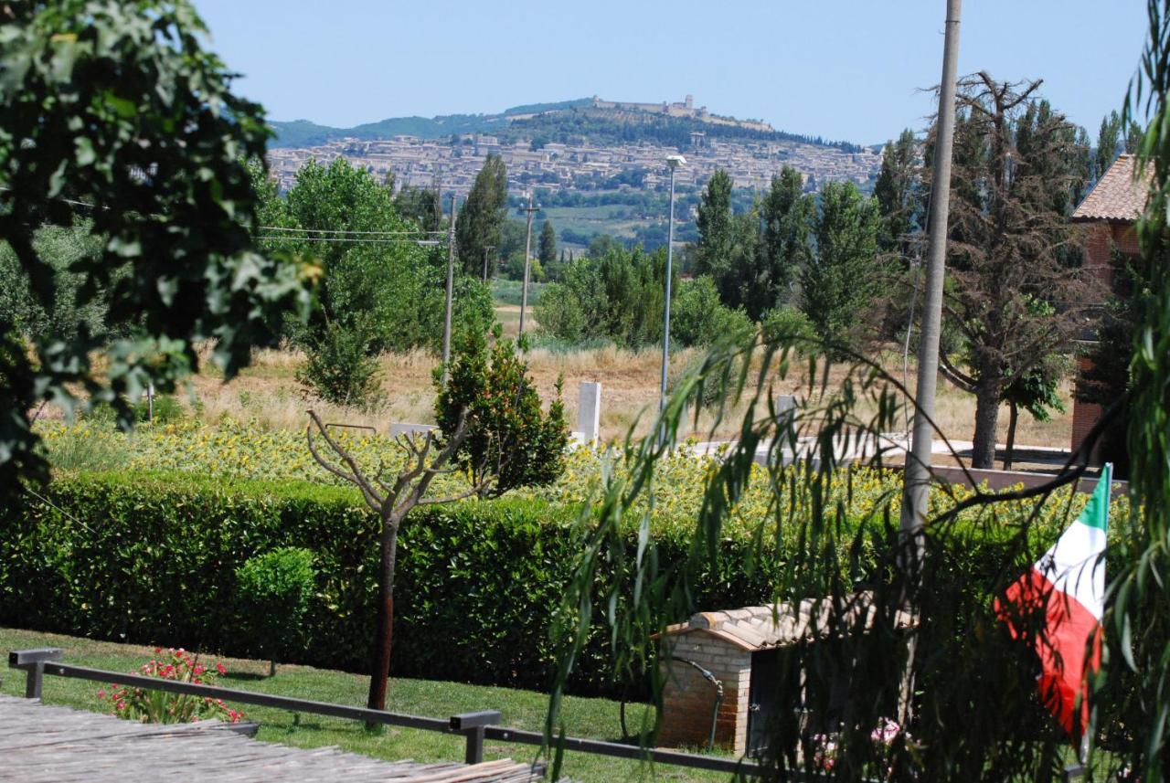 Agriturismo"Il Sagrato Di Assisi" Appartamenti,Camere Exterior foto